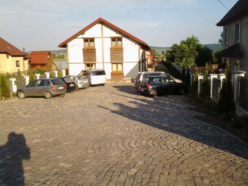 Bed and Breakfast Country Court Curteni Exterior foto