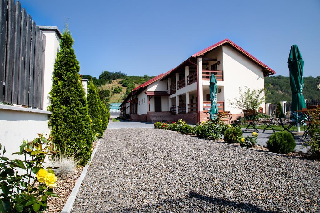 Bed and Breakfast Country Court Curteni Exterior foto