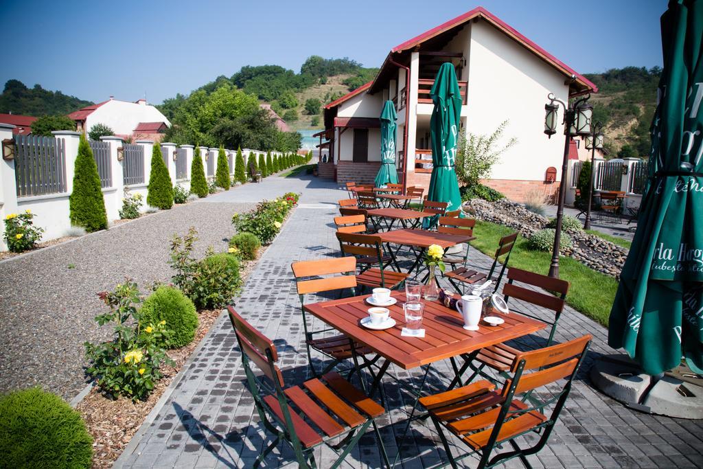 Bed and Breakfast Country Court Curteni Exterior foto